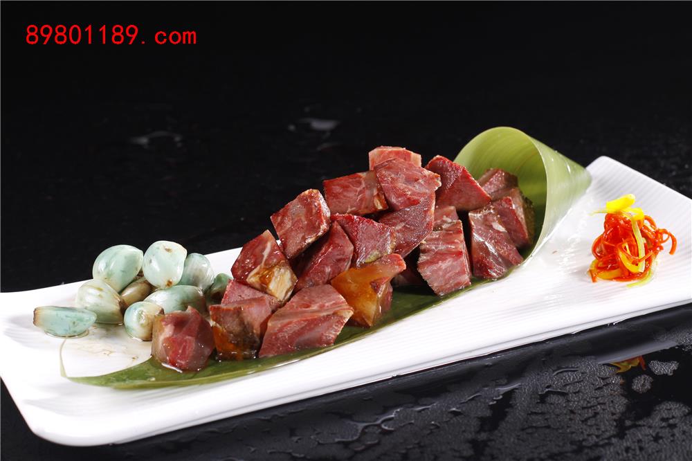 大块牛肉